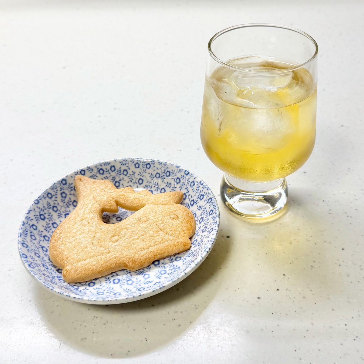 citrusbeagle's tweet photo. ジャスミン マンダリン（マリアージュ フレール）

今回は水出しでひんやりと
お供は奈良ホテルの鹿クッキー🦌

 #茶好連 https://t.co/O6blnvVUQf
