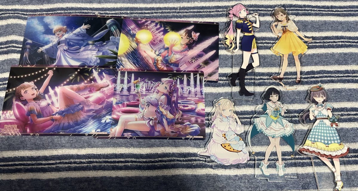 KG30366124's tweet photo. 今日買った戦利品！！！今週末北國花火大会あるからそれまでに新しく105期メンバーで痛バ作って持って行きます🎇 https://t.co/1OhwBKPUAn