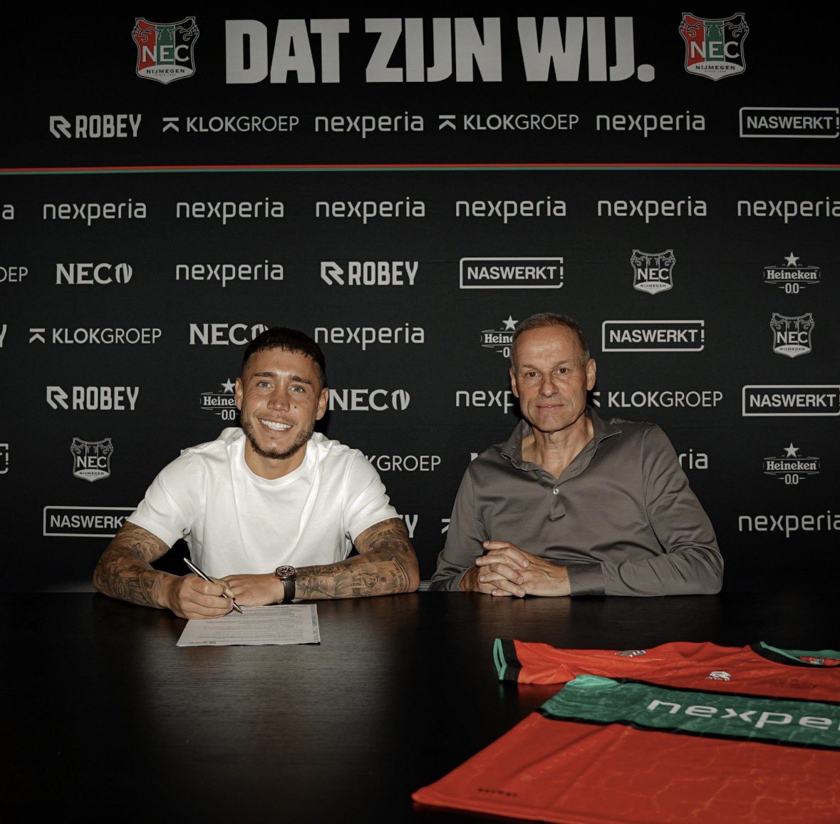 FutbolSokagiTR's tweet photo. 🔴⚫️🟢|🚨 Emre Mor, NEC Nijmegen ile 2 yıllık sözleşme imzaladı.
#emremor #transfer #fenerbahçe https://t.co/05oBHzB7nX