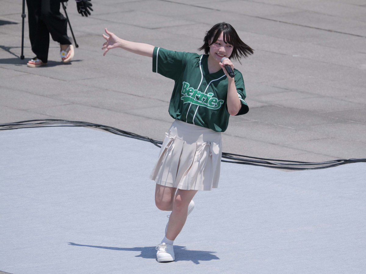 suzuyan0112's tweet photo. KOBEソンクラーンで KOBerrieS♪(@KOB_S2014)さんのステージを観戦
笑顔いっぱいのパフォーマンスに元気をもらいました✨
終演後は水掛けにも参加 暑さも少し和らいだかな😊
#コウベリ
#LUMIX
#GH7 https://t.co/iO1xbImwQL