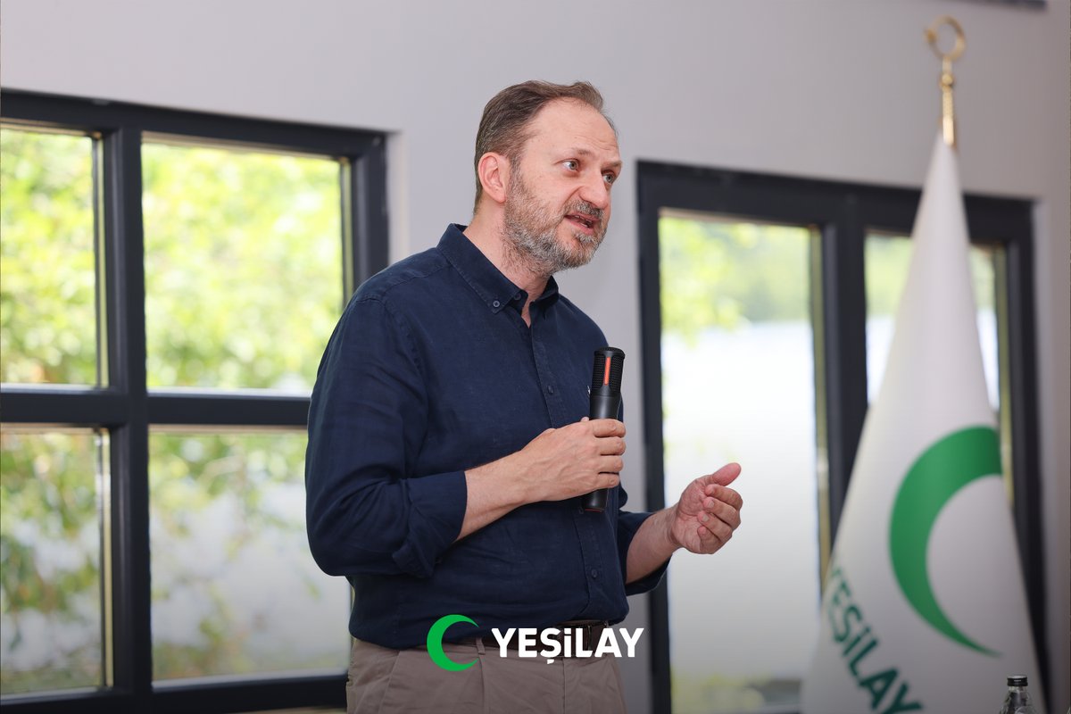 YesilayKurumsal's tweet photo. Yeşilay'ımızın 120 şube başkanı, Düzce Kamp Alanı'nda düzenlenen değerlendirme toplantısında bir araya geldi.

Genel Başkanımız Doç. Dr. Mehmet Dinç'in katılımıyla gerçekleştirilen toplantıda, yılın ilk altı ayında yürütülen çalışmalar kapsamlı şekilde değerlendirilirken, önümüzdeki dönemin hedefleri ve bağımlılıklarla mücadelede izlenecek yol haritası ele alındı.

Türkiye'nin dört bir yanında aynı kararlılıkla yürüttüğümüz bağımlılıklarla mücadeleyi, güçlü iş birliği ve ortak vizyonla daha da ileri taşımaya devam ediyoruz. 💚

#Yeşilay #BağımsızlıkSeferberliği