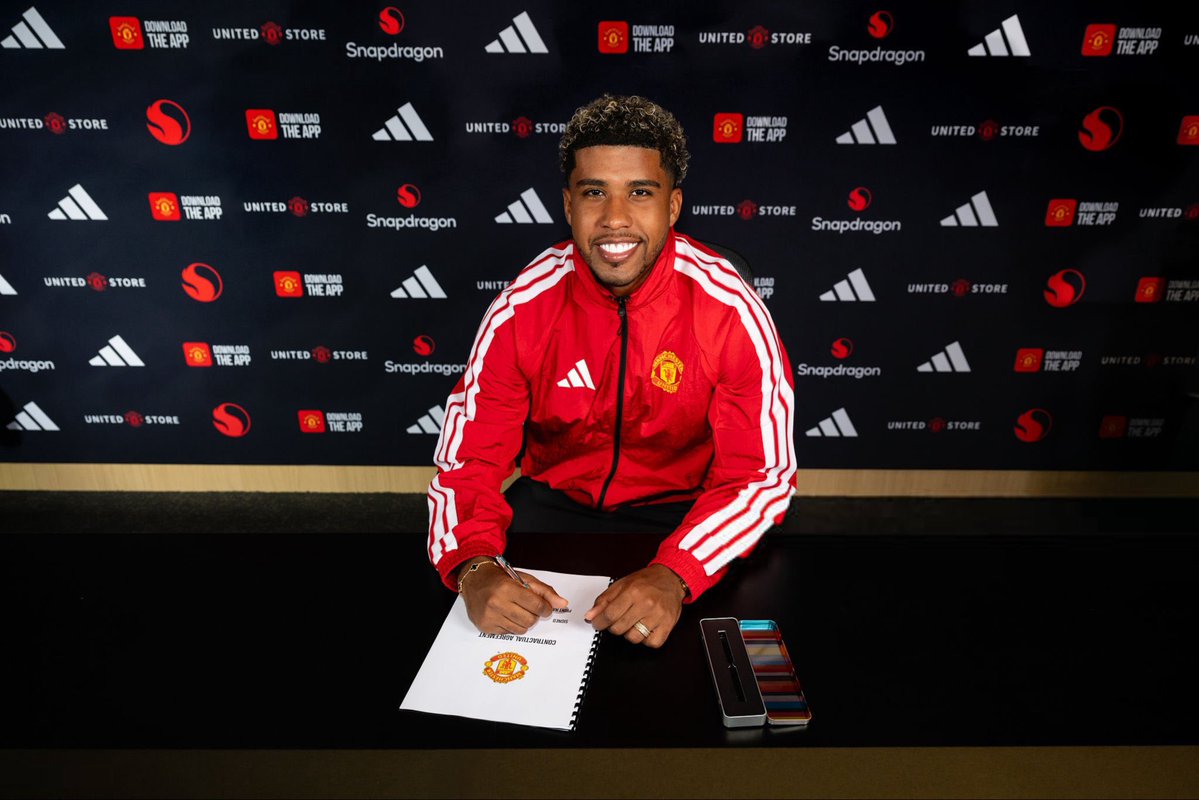 totallyreds's tweet photo. More signings, INEOS 👏 @ManUtd https://t.co/fxd8aM5CeT