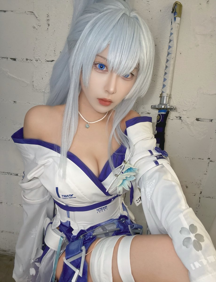 rxrxrx_ra's tweet photo. cos Hiyuki
#鳴潮    #緋雪 https://t.co/FfXj8FzbWB