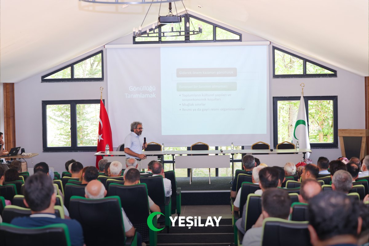 YesilayKurumsal's tweet photo. Yeşilay'ımızın 120 şube başkanı, Düzce Kamp Alanı'nda düzenlenen değerlendirme toplantısında bir araya geldi.

Genel Başkanımız Doç. Dr. Mehmet Dinç'in katılımıyla gerçekleştirilen toplantıda, yılın ilk altı ayında yürütülen çalışmalar kapsamlı şekilde değerlendirilirken, önümüzdeki dönemin hedefleri ve bağımlılıklarla mücadelede izlenecek yol haritası ele alındı.

Türkiye'nin dört bir yanında aynı kararlılıkla yürüttüğümüz bağımlılıklarla mücadeleyi, güçlü iş birliği ve ortak vizyonla daha da ileri taşımaya devam ediyoruz. 💚

#Yeşilay #BağımsızlıkSeferberliği