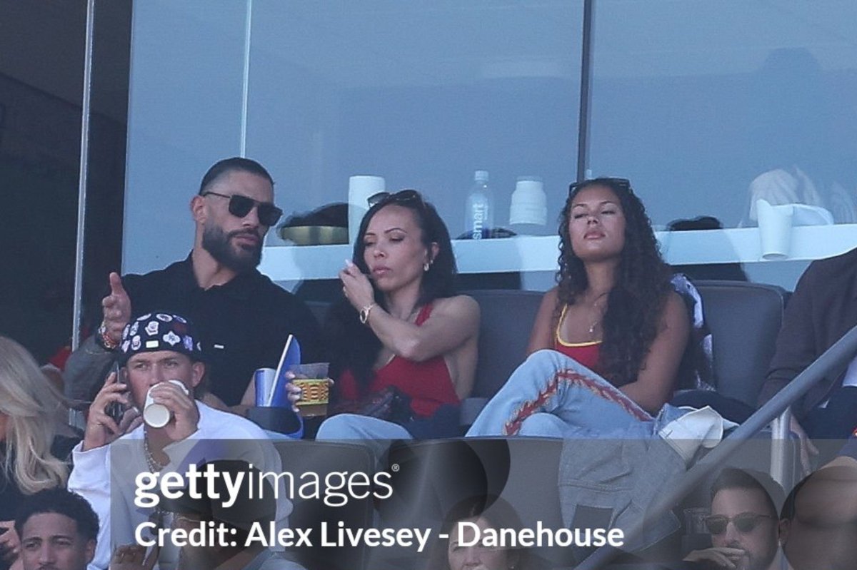 Angelicaceresa1's tweet photo. Roman with Galina and Joelle yesterday at the Final - FIFA World Cup 2026 💜
So much beauty in this family 🔥💅🏼
#romanreigns https://t.co/aRIuJ4VTFE