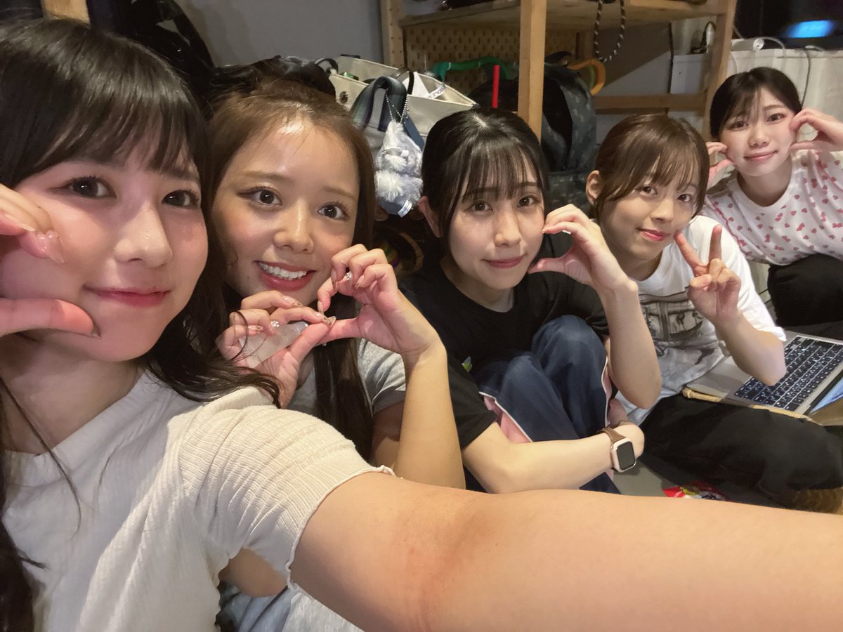 xhdktoa's tweet photo. またみんなと歌って踊れる日が来るなんて嬉しい😭😭

懐かしいでしょ、
またこんな写真見れるなんて☁️

次の練習も頑張るぞー！！❤️‍🔥 https://t.co/zUiWaQhVSv