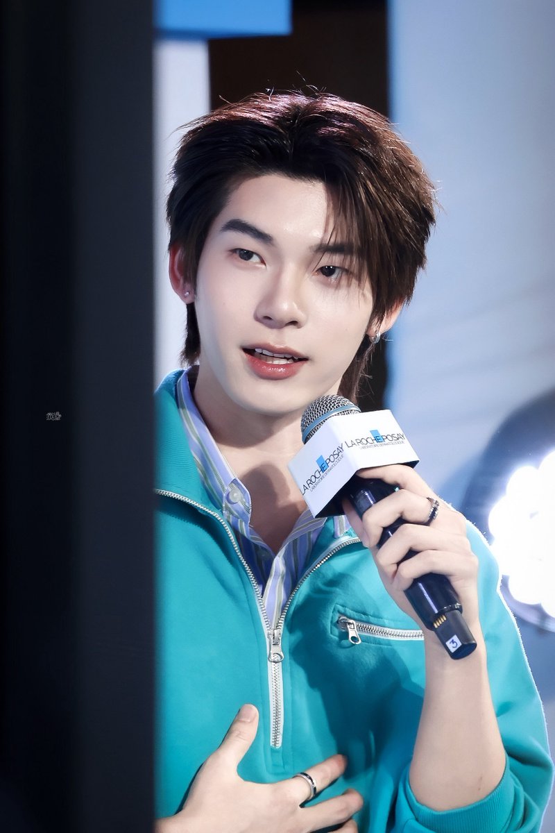 i3baebyou's tweet photo. ครูพละหล่อ ๆ 🏃🏻

TTP WITH LAROCHE POSAY 
#EffaclarXTeeteePor
— #twnpich @twnpich ੯•́໒꒱ https://t.co/pxp1ZR7gCX