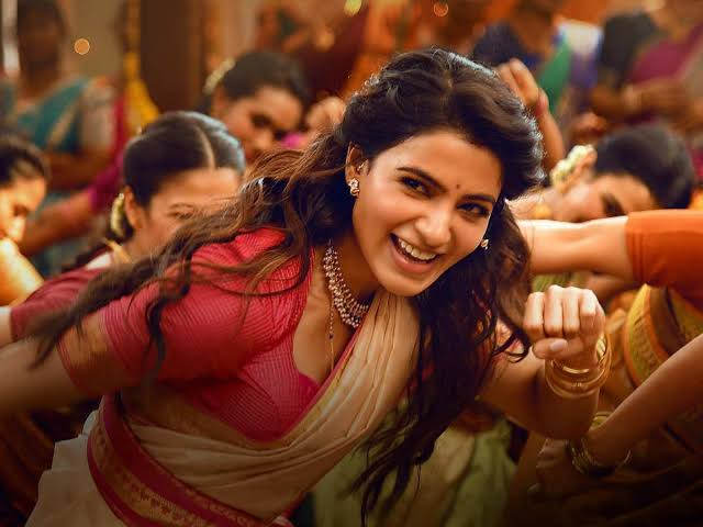parallaxcinemas's tweet photo. #MaaIntiBangaram

🎬 “Fight scenes-க்காகவே பார்க்கலாம்! 🔥”

 Fight scenes are the biggest highlight, especially the climax house fight.

Music adds solid energy throughout.

Samantha gives a strong performance and carries the emotional moments well.

Not perfect, one-time watch. https://t.co/grpVUr2eEZ