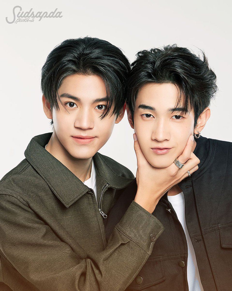 kit_kat_loveAP's tweet photo. โปรเกรส: ถ้าเป็นเรื่องที่อยากบอก… ก็อยากขอบคุณม่อนที่ตั้งใจทำงานร่วมกันมาตลอดนะ เราผ่านอะไรหลายๆ อย่างมาด้วยกันเยอะมาก และขอบคุณจริงๆ ที่เราได้ก้าวเข้ามาเติบโตในบ้าน GMMTV ด้วยกันครับ

แอลม่อน: ผมเองก็ต้องขอบคุณโปรเกรสเหมือนกันครับ ขอบคุณที่เขาเป็นคนที่ส่งต่อความรักและความปรารถนาดีให้แก่คนรอบข้างเสมอ เพราะในการทำงานจริงๆ ไม่ได้มีแค่เขาและผมสองคน แต่เราต้องทำงานร่วมกับพี่ๆ ทีมงานและคนอื่นๆ อีกมากมาย ซึ่งโปรเกรสเขาเป็นคนที่น่ารักและส่งเอ็นเนอร์จีที่ดีกับทุกคน ผมรู้สึกขอบคุณและประทับใจในส่วนนี้ของเขามากๆ ครับ

#Almondbabybigboy #ProgressPassawish #AlmondProgress 
#PSPW #ด้อมภภ