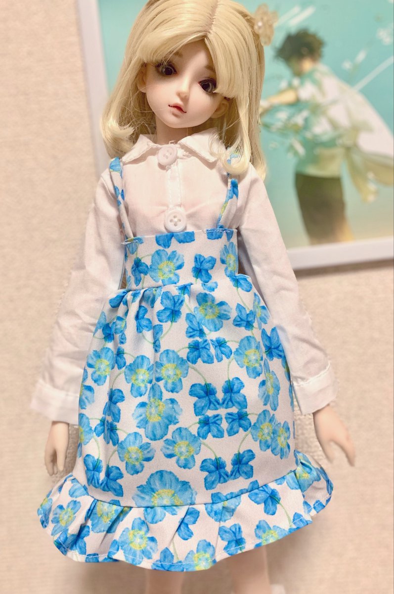 conconn158's tweet photo. 青い花柄のフリルスカート、作ってみました🪻💙
このままでも可愛いけど後々リボンとか付けたいなぁと考え中💭💭

#ハンドメイド
#うちのこかわいい
#ドール https://t.co/QEYIYbhshb