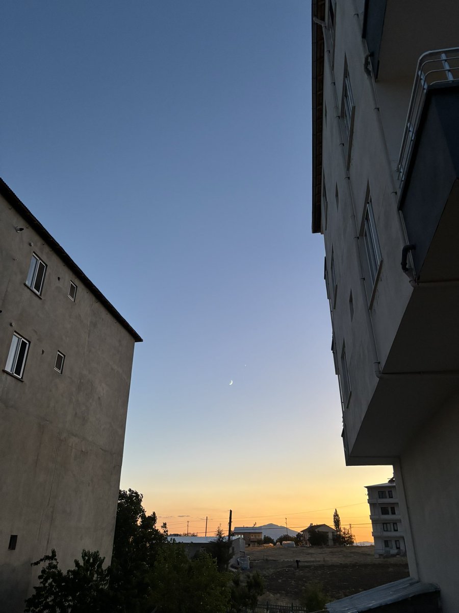 nsbcbn8's tweet photo. 🌙✨ https://t.co/sgPlhDpwfV