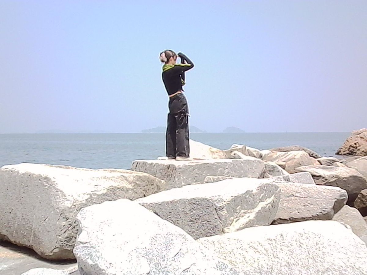 mzhfye's tweet photo. めっちゃ自我だけど、今日は海に行った🌊🌊 https://t.co/gCpzQq6bfS