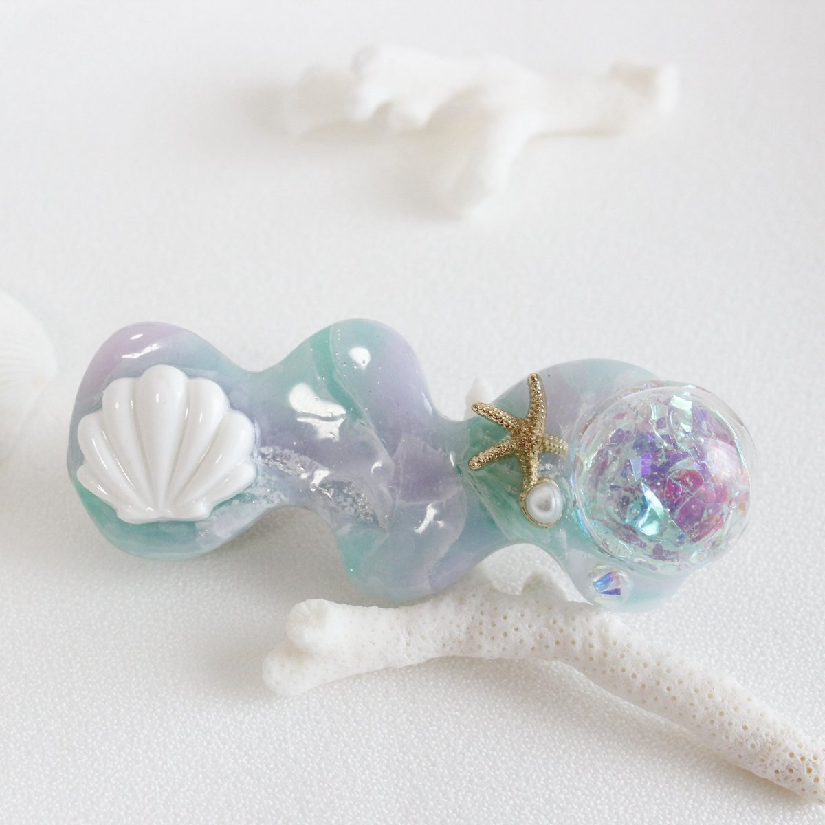 MeltyBonBon's tweet photo. 🆕マーメイドカラーのマーブルデザインが涼しげなヘアクリップ🫧

大理石風なマーブルが作りたくて✨
色合いもあいまってマーメイドラグーンのような雰囲気になりました♡ https://t.co/hMYO7igN6A