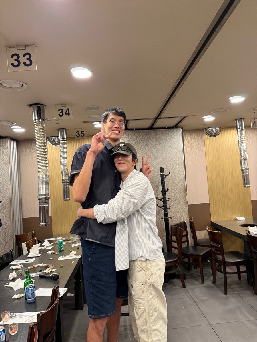 skawndear's tweet photo. he looks so happy being tiny 😭😭🤣😭 https://t.co/U9TevjfHgD