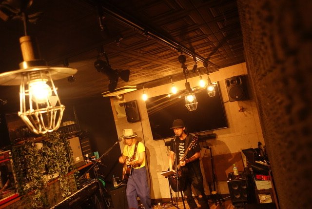 FLAT_staff's tweet photo. 7/20(月祝) 7月新曲

・あの日の唄
・リピート
・Breaking time

ぽん新曲
・Stand up!!
・どんぐり
・rock

ヤマガタ新曲
・自分事
・18の春
・Blowin' in the wind

♭新曲
・きみどり
・明かり灯る方へ
・かげろう

・Always
enc・プラネタリウム

ご来場ありがとうございました！
今日も笑った☺️ https://t.co/SmaNoBKtfy