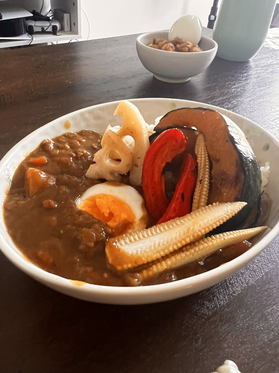 mayoremon's tweet photo. 夏野菜カレー🍛
盛り付け、もう少し頑張りたかった😭
素人なんでね
これでも優秀だよね
うんうん👍 https://t.co/NeAZCFRfSj