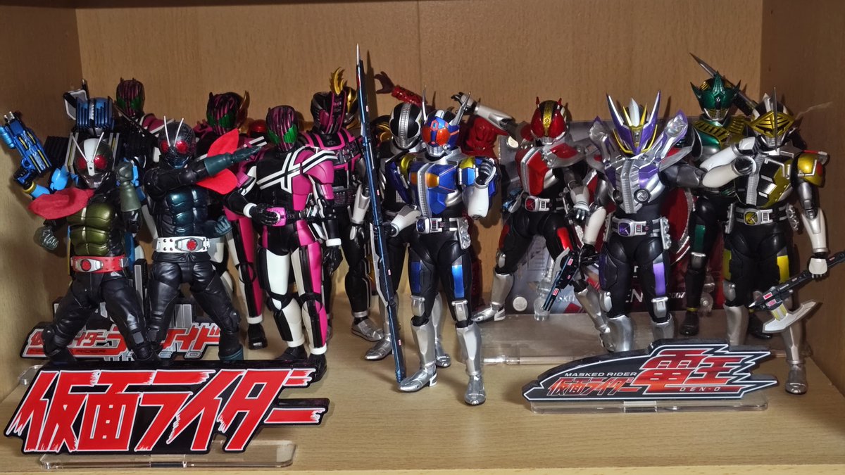 accelboost's tweet photo. 棚のなかで隠れる部分と最終的な部屋の状況…うん、ものが取れない
#METALBUILD #真骨彫製法
#ウルトラマン #仮面ライダー
#スーパー戦隊 #ゴジラ
#フィギュアーツ #モンアツ
#ガンプラ #トータルイクリプス
#お隣の天使様にいつの間にか駄目人間にされていた #着せ恋 https://t.co/rLgxj9Tl0K