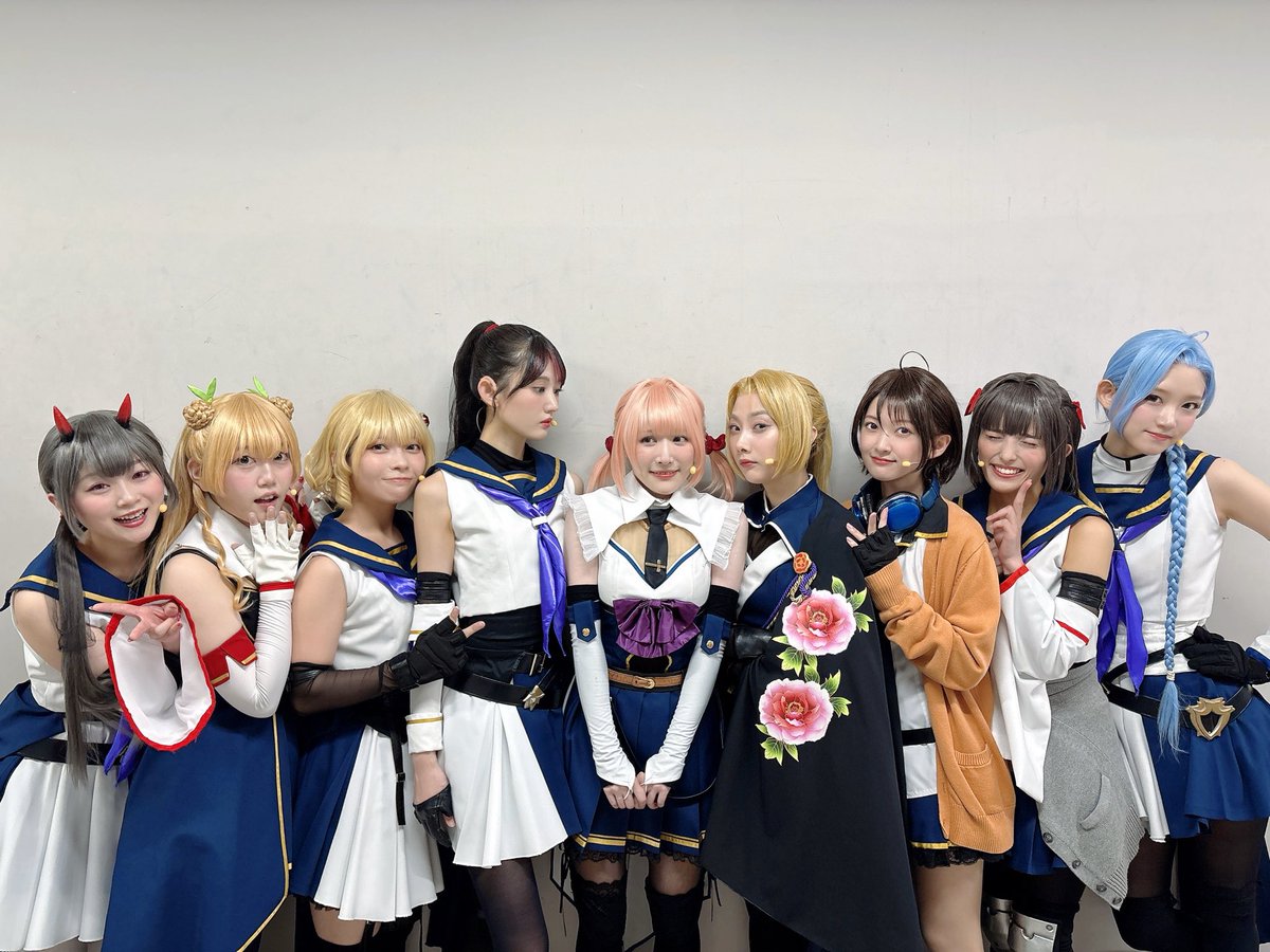 ru_ri0808's tweet photo. 本日2公演ありがとうございました⚔️
お伝えした通り、関東甲信および東海地方で梅雨が明けました。水を飲んでください。

写真は今回の頼もしい仲間達と。
毎日が楽しいです。

#舞台アサルトリリィ
#御台場女学校 https://t.co/c6KriwW9Gf