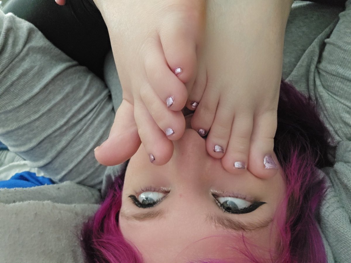 kaileysolesx's tweet photo. My hobbies: https://t.co/0QTpmSLBU5
