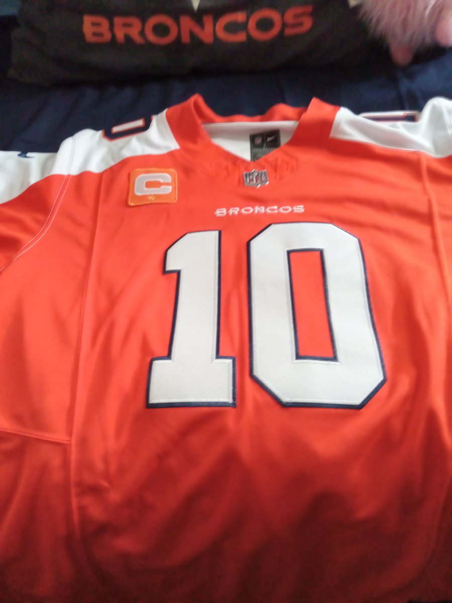 TheRealEJNuno's tweet photo. Hey #BroncosCountry!
Finally got a new Bo Nix jersey as a gift. A friend of mine from my boot camp exercise class gave the jersey to me today. I'll be wearing it either at my uncle's nephew's draft party or on week 1 for Thursday night football.
It's #BoTime #GoBroncos https://t.co/pm9MIJavES