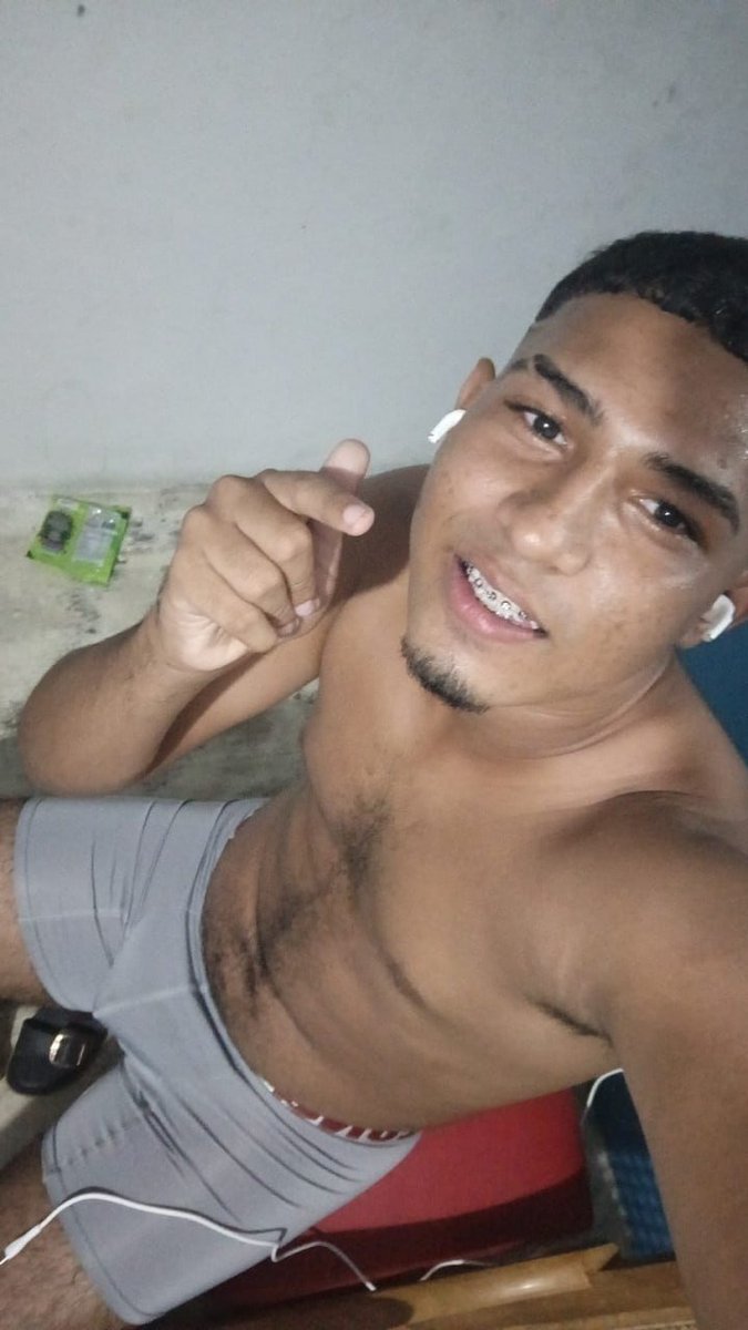 Golozo369214's tweet photo. 🔥FAKE VIDEOCALL🔥

Venezolano se vino a chorros💦💦💦 tuvo que ir a su cocina hacer la videollamada 🍆🍆😈 porque su mujer estaba durmiendo 

#Straight
#Hetero
#Bait
#venergolano
#cachero
#caliente https://t.co/z9r1cIUOSc
