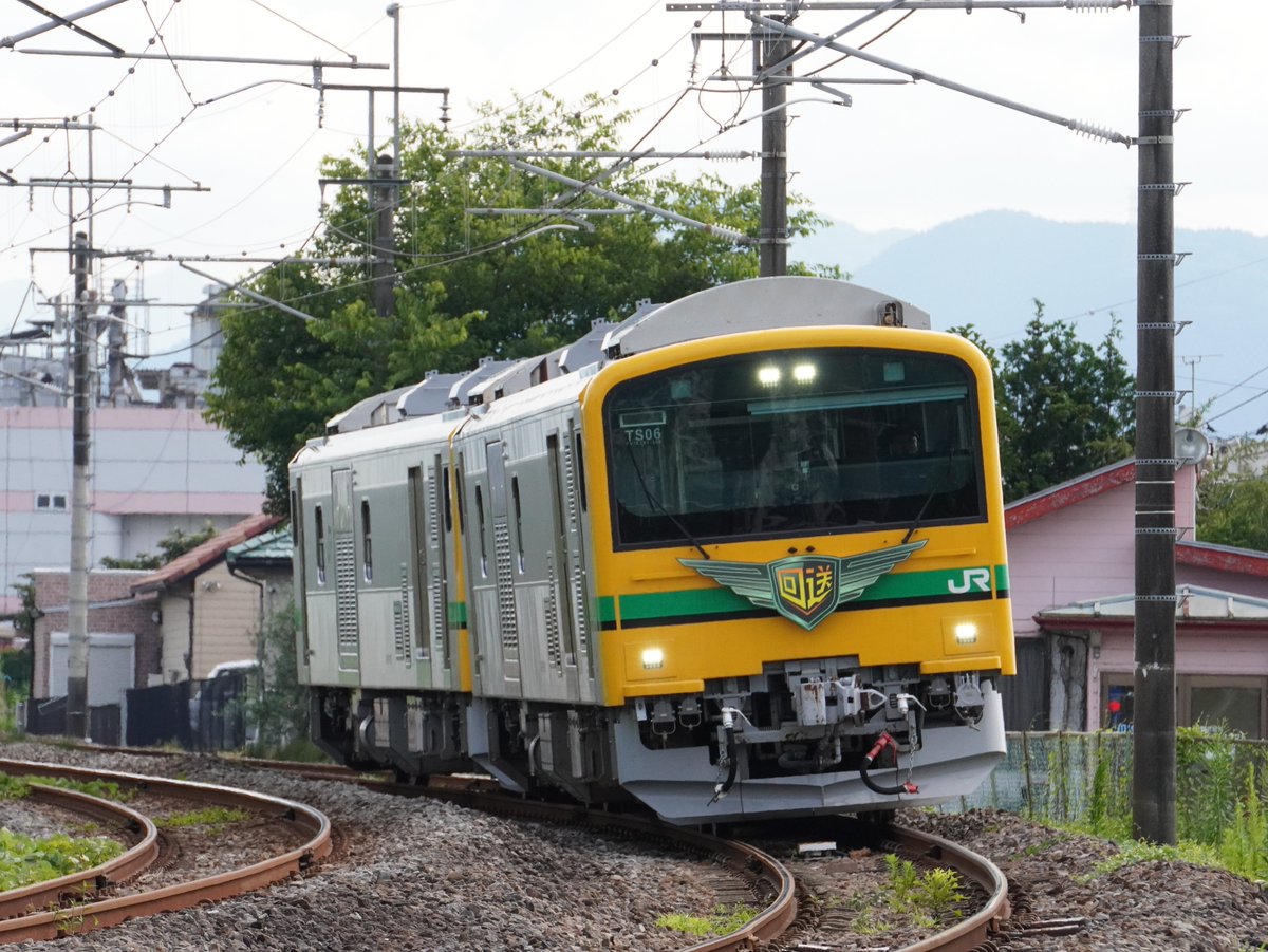 185c1b6's tweet photo. 2026.7.19 GVぐんまよこかわ
GV-E197 TS08＋12系3B＋TS06
1枚目 第一一本木踏切
2.3枚目 安中駅付近 https://t.co/aAxhA6PF8E