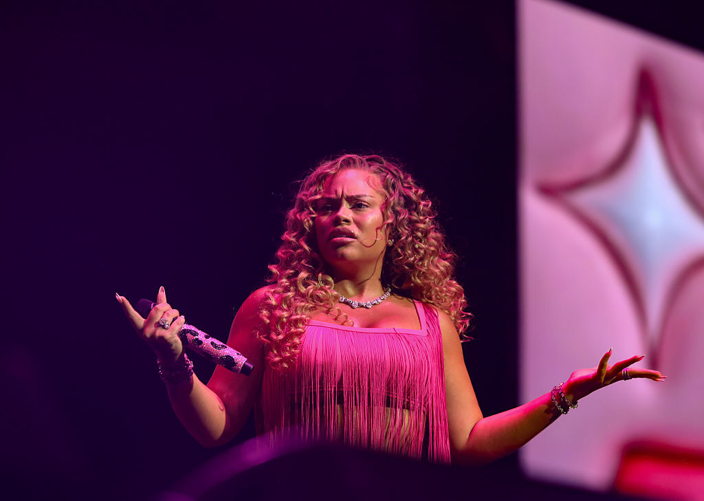 SoapCrushWorld's tweet photo. Latto Fires Back at Online Critic Questioning Her Parenting Choices

More details: https://t.co/hd9iXaC3D8

#Latto #BigMama #21Savage #CelebMoms #MomLife #HipHop #ATLRap #ClapBack #NewMom #BlackMotherhood

Rapper Latto shut down an online troll who criticized her for flying wit… https://t.co/BwFcImQPl3