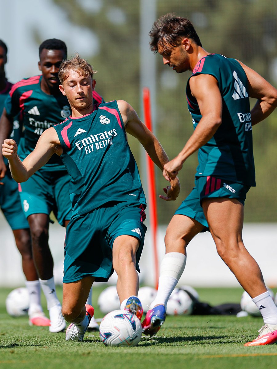 realmadridfra's tweet photo. 2️⃣🏋️🔛 https://t.co/jIbnTyJVNg