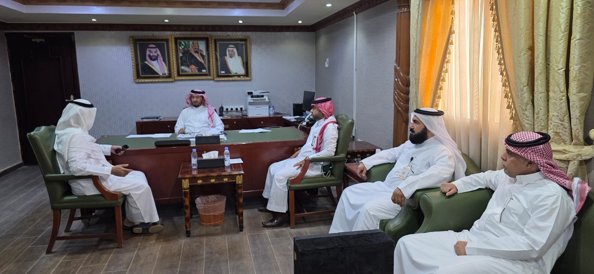 doctorkhamis22's tweet photo. أتقدم بخالص الشكر والتقدير لسعادة الأستاذ/ عبدالرحمن بن عبدالله الغملاس، محافظ محافظة المزاحمية، على حسن الاستقبال وكرم الضيافة. https://t.co/3QSMCGP7X5