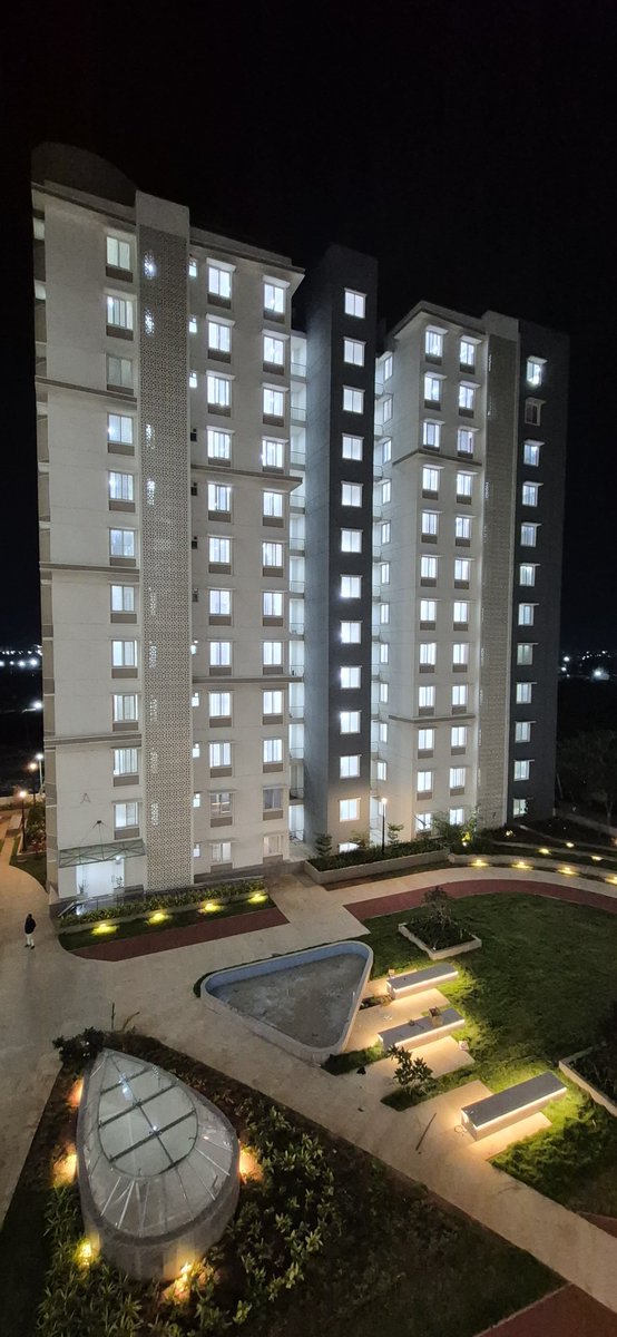 CHANTICHAUHAN07's tweet photo. 🏙️ Proud Moment for Our Capital – Amaravati! 🇮🇳
The APCRDA MLA Residential Towers reflect the vision of a modern, sustainable, and world-class capital. Proud to witness this remarkable transformation.
#Amaravati #PrajaRajadhani #PeoplesCapital #APCRDA #ADCL #AndhraPradesh #cbn https://t.co/yvTE2X719E
