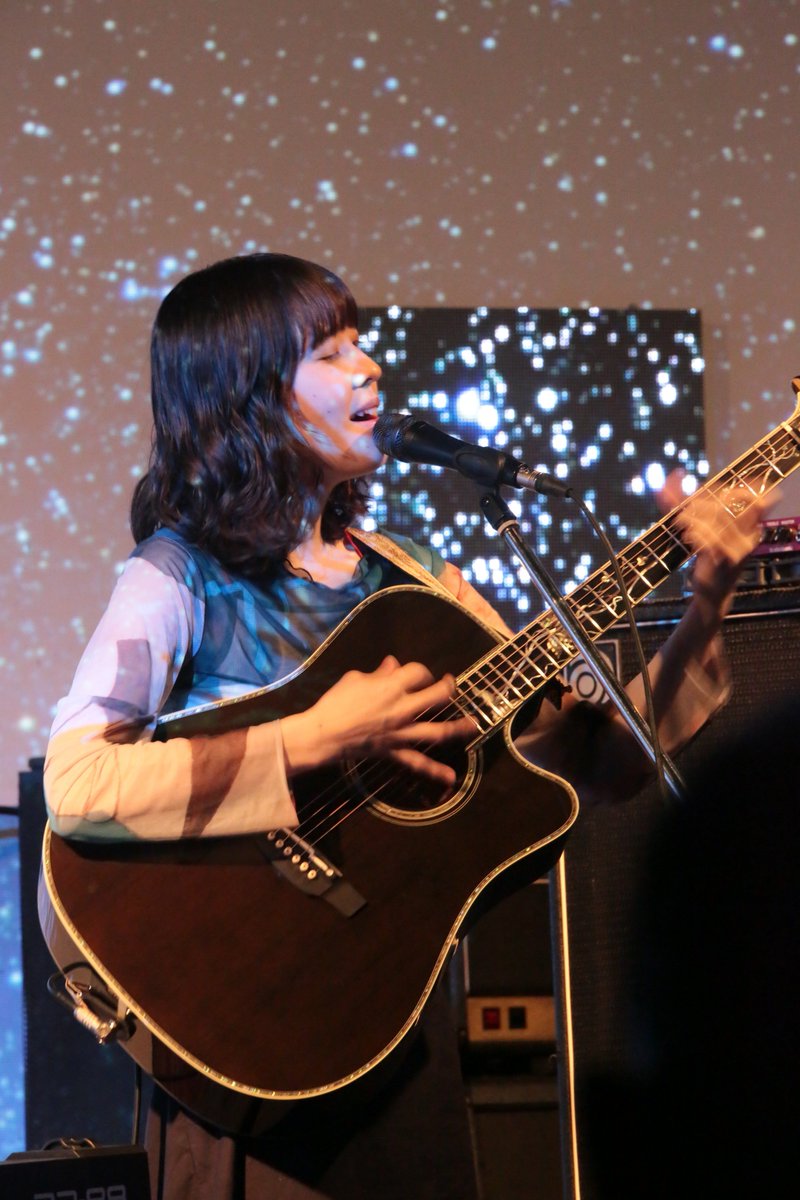 hiro_Livehouse7's tweet photo. 2年前に下北沢で聴いた「again」がずっと頭に残っていてまた聴きたすぎて参戦
 改めて思ったのは高音域の安定さと歌声がほんとに綺麗✨✨
また聴きに行きますჱ̒˶ｰ̀֊ｰ́ )
 #カズミナナ https://t.co/MwMBFmOs0X