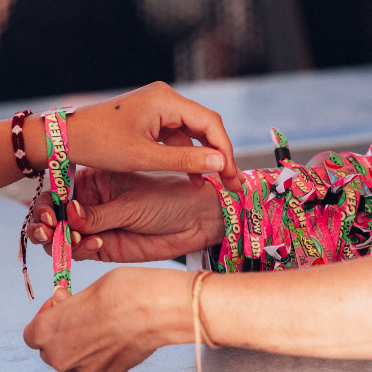 LowFestival's tweet photo. 🍦Este año vuelve a pagar en #LOW2026 de forma rápida, segura y cómoda con las pulseras cashless by @Rural_Central. Porque así es #CRC: cercana y digital para tu día a día.
🦩¡Nos vemos en Torrevieja los días 31 de julio, 1 y 2 de agosto! https://t.co/KJHAX5xNIN