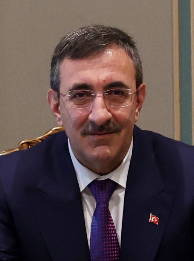 perde_arkasi1's tweet photo. 🔴نائب رئيس الجمهورية التركية جودت يلماز:

"لن تكون قبرص أبداً جزيرة رومية يونانية.

ويجب أن يُعلم أنه لن يكتب النجاح لأي مبادرة تُقصي تركيا، وتتجاهل حقوق القبارصة الترك ومصالحنا المشروعة في شرق البحر الأبيض المتوسط.

ستواصل تركيا، بصفتها الوطن الأم والدولة الضامنة، الوقوف إلى جانب جمهورية شمال قبرص التركية من أجل أن يعيش الشعب القبرصي التركي بحرية وكرامة وأمان.

على المجتمع الدولي أن يعترف أخيراً بأن القبارصة الترك هم أصحاب هذه الأرض بقدر ما هم الروم."
