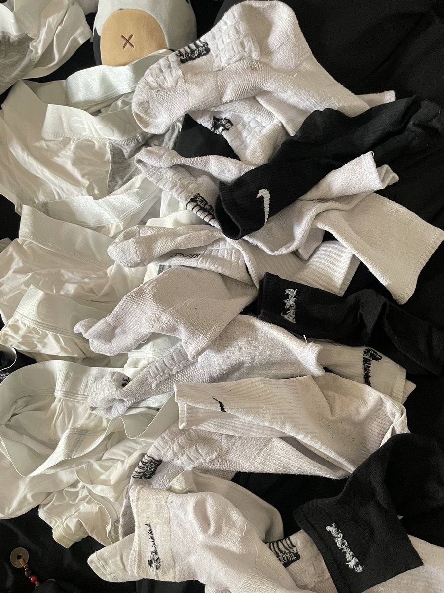 TheOnly9qmb's tweet photo. 有喜欢的嘛 内裤🩲袜子🧦 https://t.co/xqAeE6c006