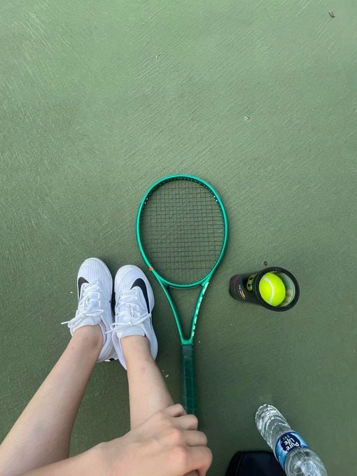 buddybumakers's tweet photo. A sunny time on the court Swinging our rackets and laughing together a simple, happy afternoon! #Tennis #weekend #Seattle https://t.co/dWEZOc2ZK0