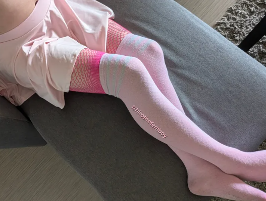 hirothefemb's tweet photo. Being a pink boy :3 
.
.
.
#femboy #frenchfemboy #thighhighs https://t.co/idHhtRFcna