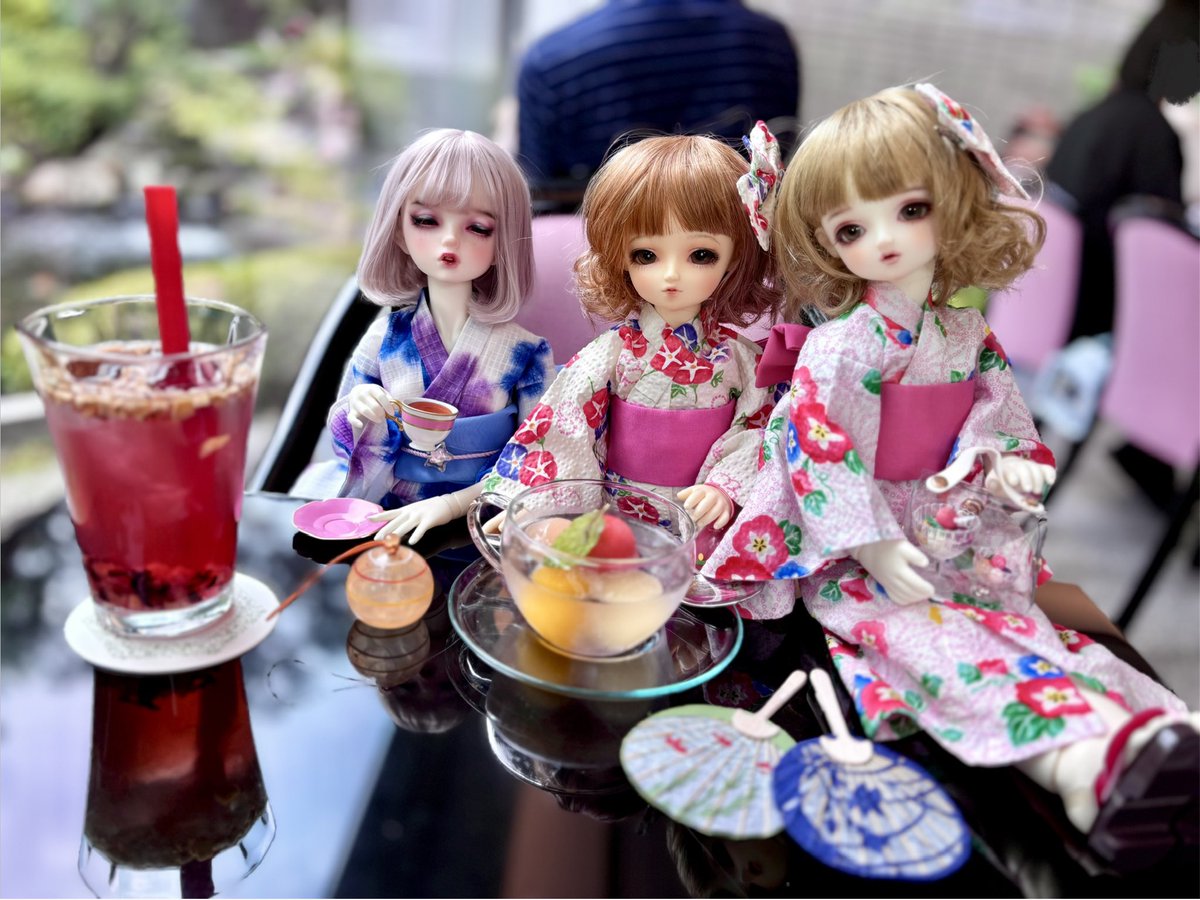 kokomi_nomado's tweet photo. #天使の里  #里カフェ
SD用カップ&amp;ソーサーに、クリアがあったらガラスみたいで涼しげで良いのになぁ〜🥺

夏メニューの里ポンチ美味しい☺️
お気に入りなのでドールちゃんにも作った🙌
透明鞄に入れてドールの持ち物にしてます🙇‍♀️💦 https://t.co/pBbUweK4LZ