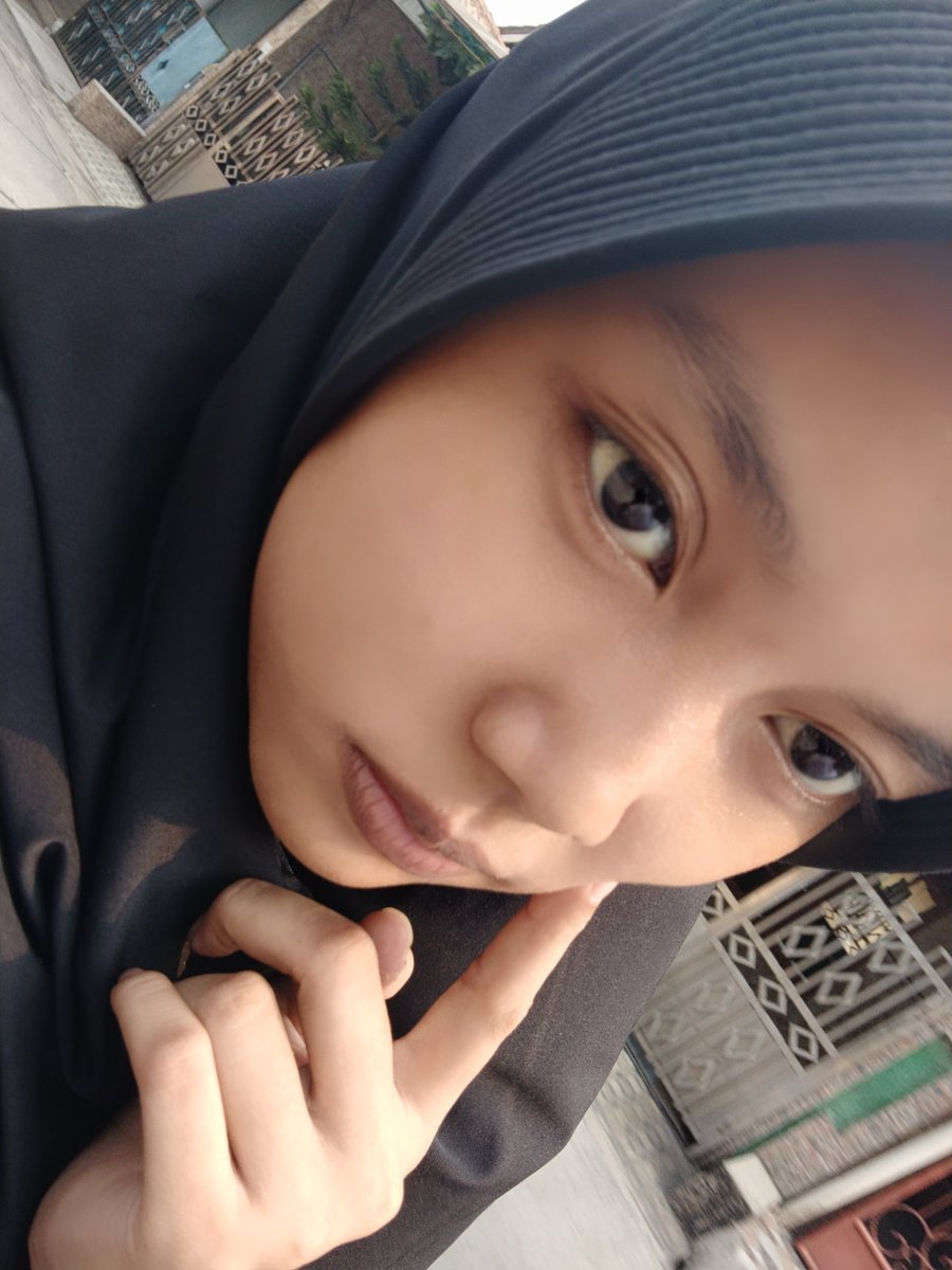 macherrybloss's tweet photo. habis belanja (di beliin ibu) barang untuk asrama.... gak siap pisah sama my kasur humzz https://t.co/WmFhJliXTM