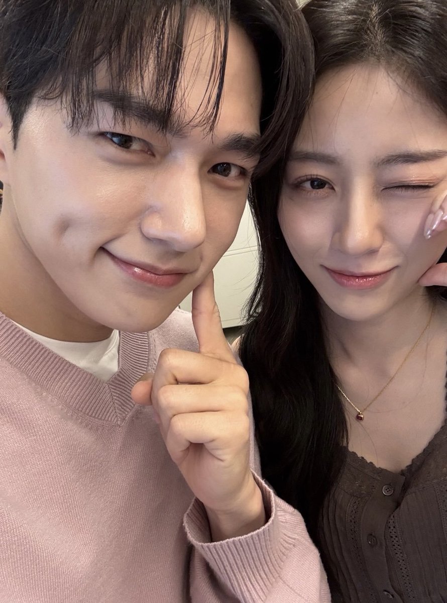 Minawh's tweet photo. 좋은 사람들과 함께한 시간은 언제나 짧게 느껴지는 것 같아요. 유인나 선배님과 함께한 소중한 시간이었습니다. 따뜻한 분위기 속에서 김명수 배우님과 함께 공감세포에 대한 이야기를 나누며 많이 웃을 수 있었어요. 함께해 주신 모든 분들 덕분에 더욱 즐거운 시간이었습니다. 감사합니다. 😉
⠀ https://t.co/KRq6hCpirl