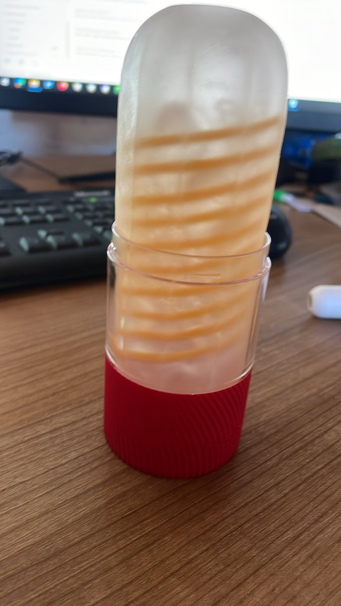 StroLchKU's tweet photo. Spinner Nummer zwei ist auch heute eingetroffen. 
Ob es mich vom arbeiten ablenkt? Möglich!
Ist es mir egal? Definitiv 💯 https://t.co/bZfmKdCUIT