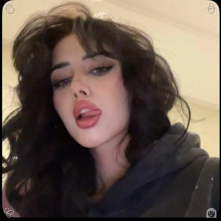 Tashacwic's tweet photo. أحيانًا أتمنى أحد يسأل عني من قلبه https://t.co/bKGJmpg44x