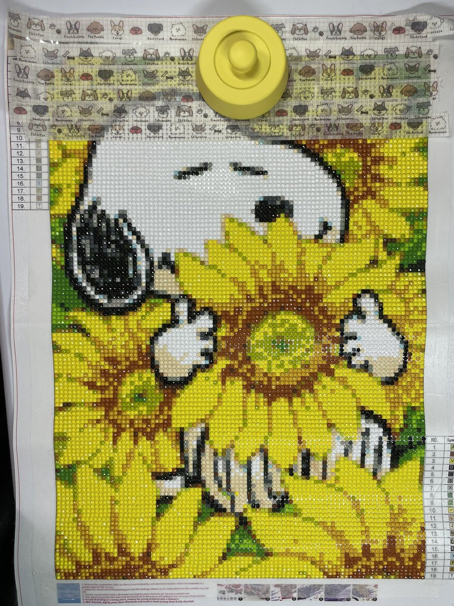 JiaGu17339's tweet photo. #ダイヤモンドアート 
 #スヌーピー
あともう少しで完成だー！ https://t.co/DWlRTkQ74L
