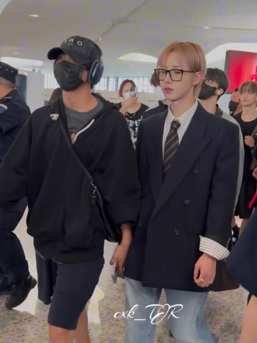 callouthae's tweet photo. My parents just have such a strong, balanced aura together 😻🐻🦊 https://t.co/hiWTTo6XJy