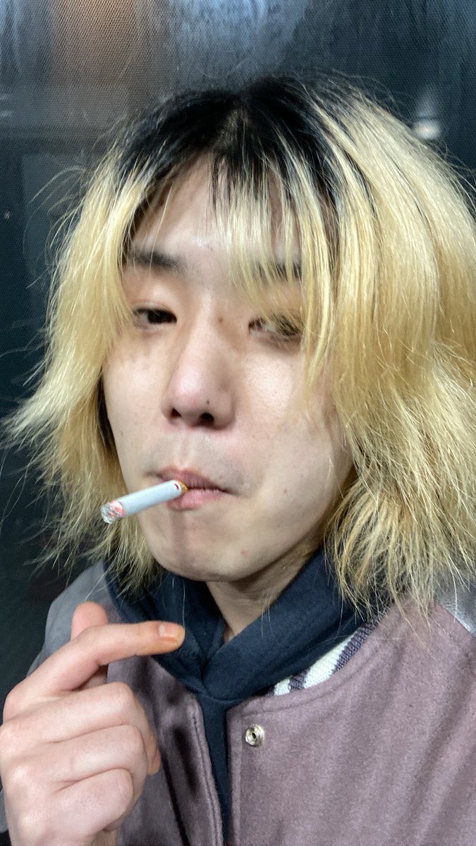 pmellowmeat's tweet photo. 금발 머리 낭만 보이 😼😼 https://t.co/MFHILMhEyO