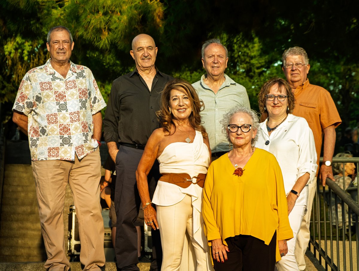 aytoSalamanca's tweet photo. Dentro del programa Salamanca Plazas y Patios, el @aytoSalamanca organiza, junto a la Asociación poético-musical Homero, un homenaje a la Escuela de Salamanca.

📅Miércoles
🕘 21:0h.
📍Jardines de Santo Domingo
🎟️Entrada libre hasta completar aforo

https://t.co/WqyKYHYGBB https://t.co/1gZOHcXfzd
