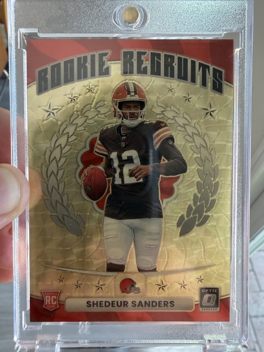longlivethecake's tweet photo. WOW what a beauty. 
Can’t wait to grade this bad boy. 
@CardPurchaser https://t.co/o6P1TRZaoQ