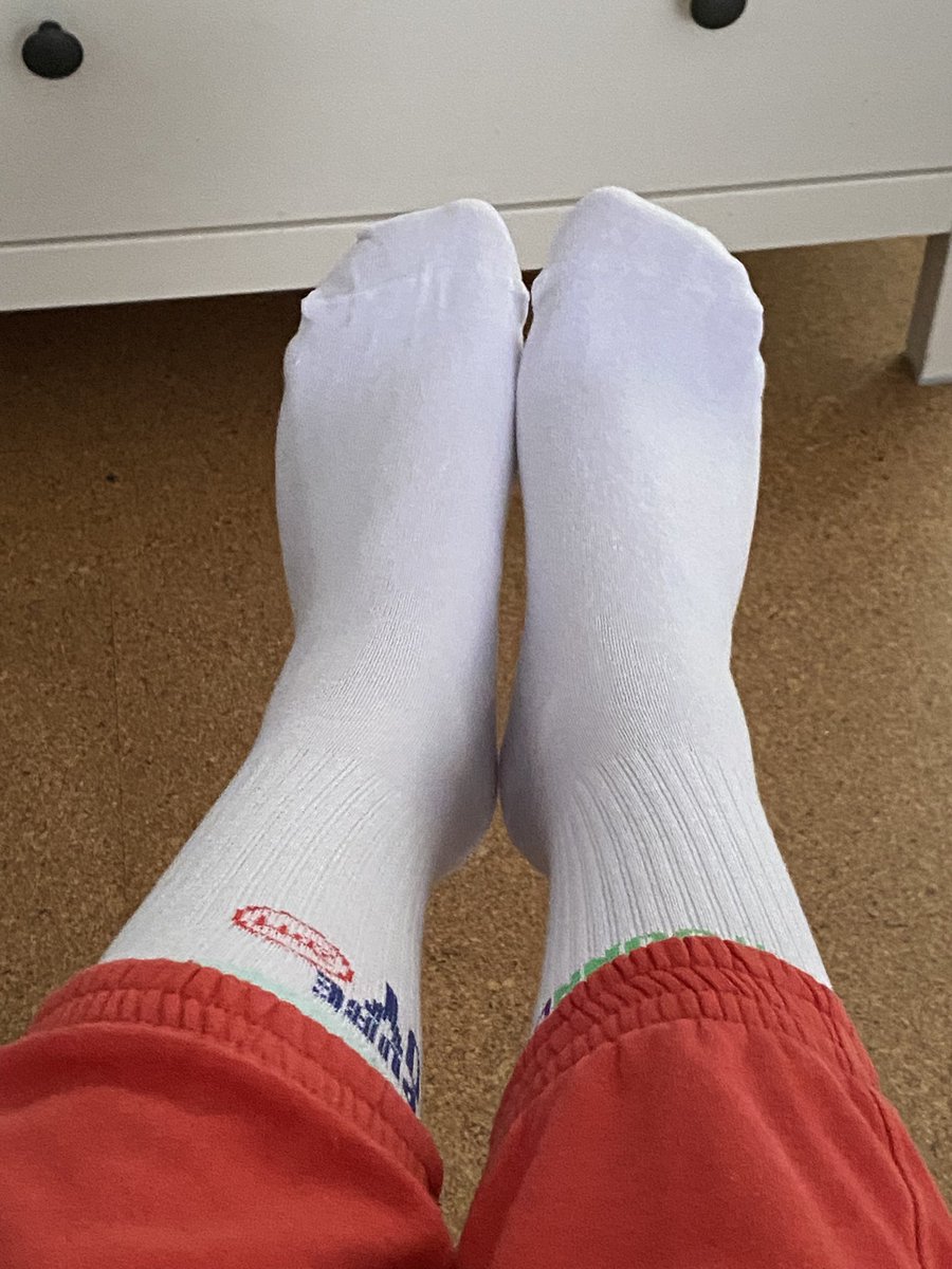JiyuDom0's tweet photo. wer will abgemolken werden?😋😈 #Findom #Femdom #Socks #feet #mistress #dominanz #antreten #dmsopen #sockenverkaufen #füße https://t.co/khlQFBq7bP