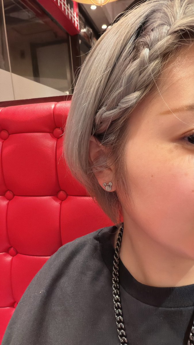 white819_'s tweet photo. 行ってきた
髪色いっしょ https://t.co/kZP3O6362k
