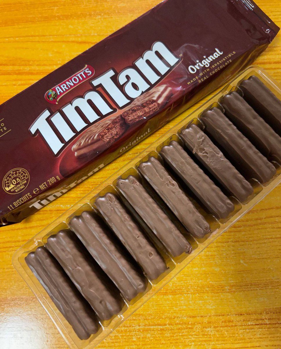 laufaaren's tweet photo. GUE LETAKIN TIMTAM DI TAHTA TERTINGGI DUNIA PERBISKUITAN?!! 😭 Sungkem sama yang ciptain timtam🧎🏻‍♀️ https://t.co/foRgvpLU5H