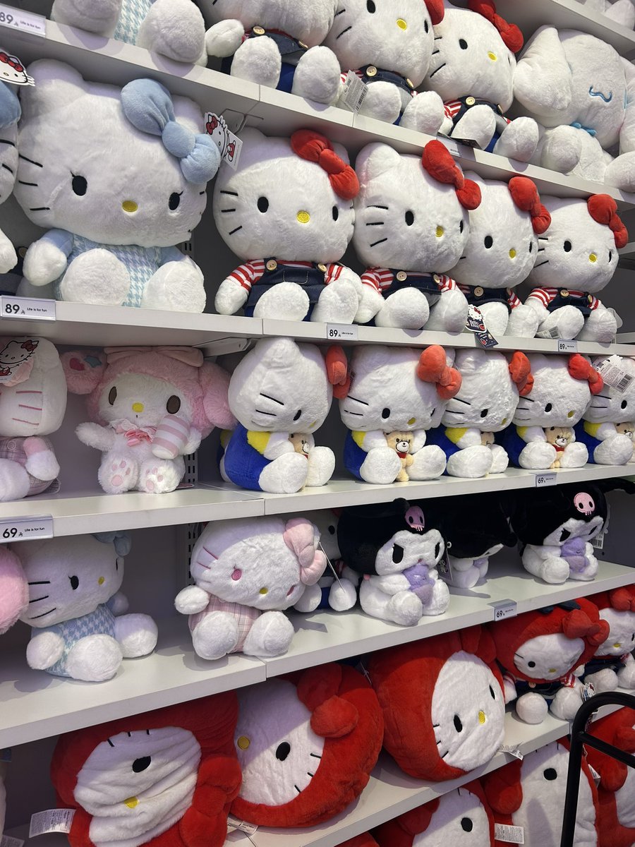 itzHime's tweet photo. Miniso 🐰💗 https://t.co/9HHAgoLztA